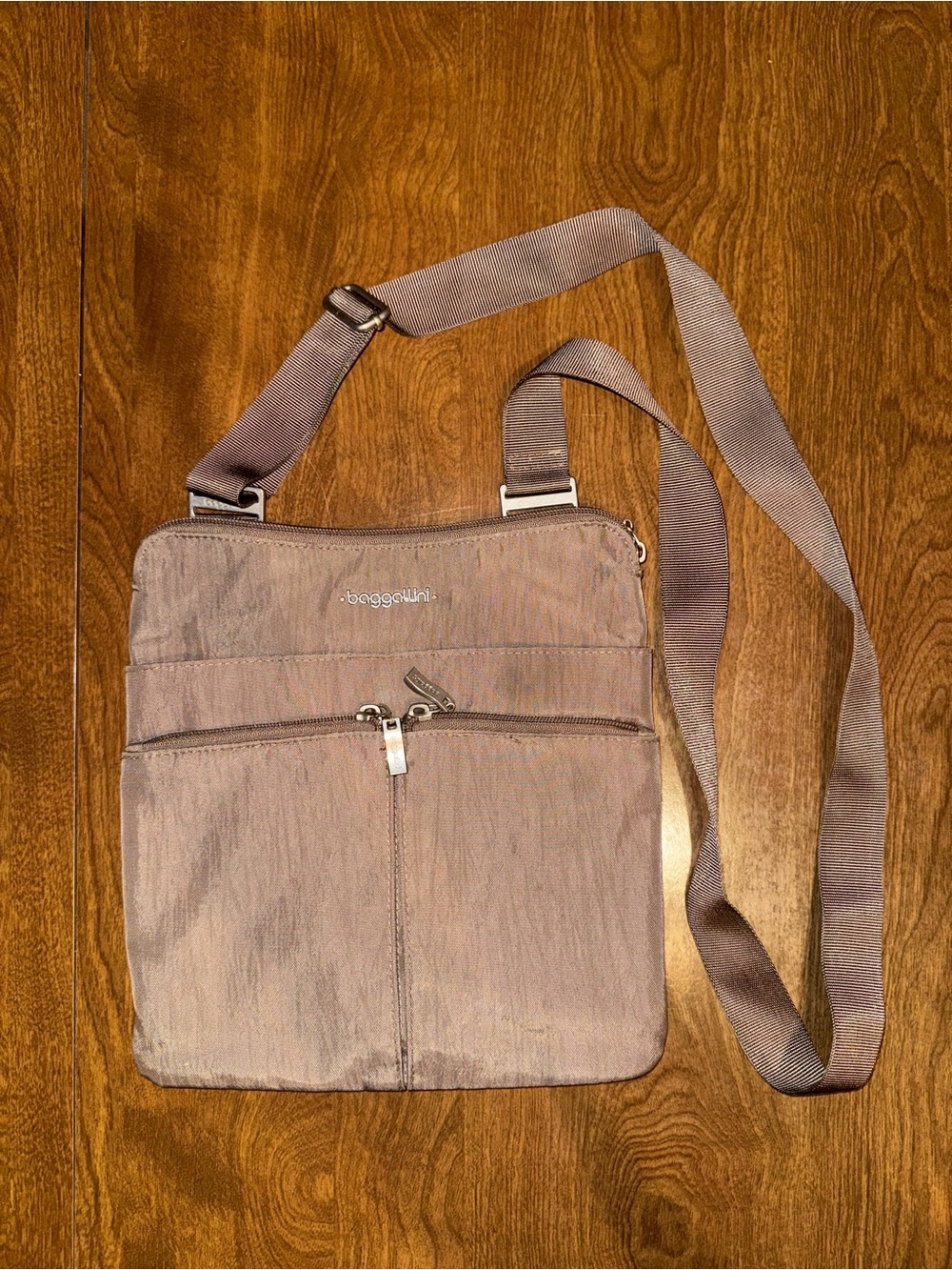 Baggallini Beige Taupe Crossbody Messenger Bag